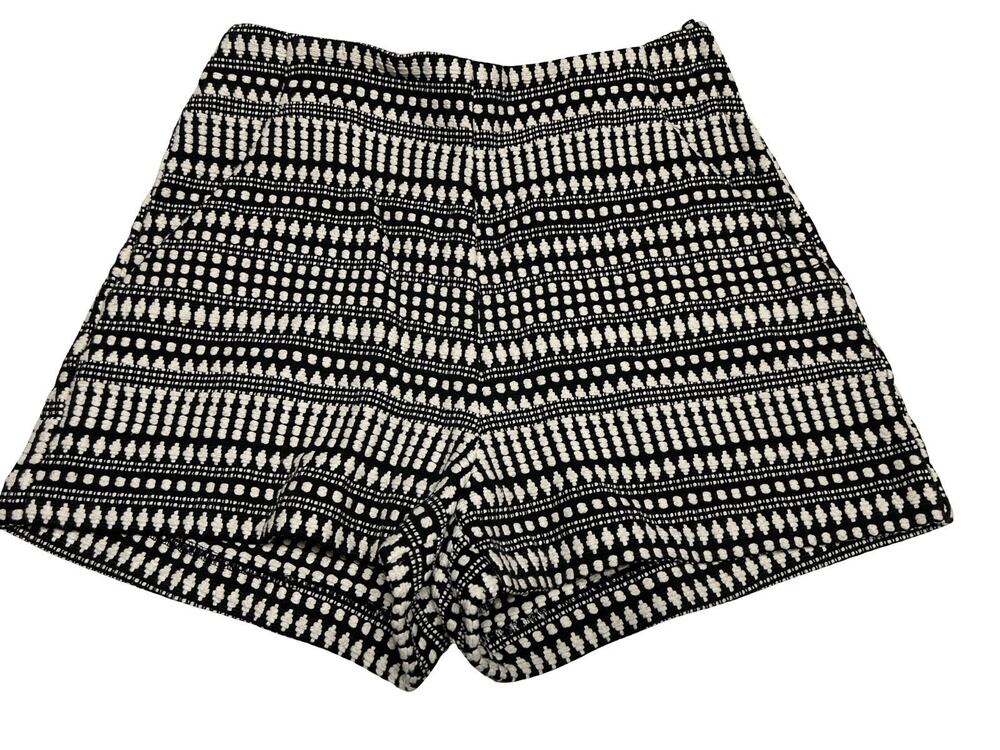 H&M Black White Jacquard Geometric Knit Shorts Side Zipper High Waisted SZ 8